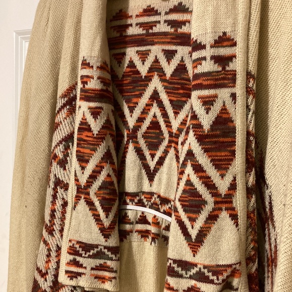 No Boundaries Sweater - sizeL - Picture 2 of 5